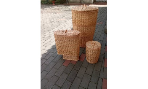 Wicker baskets from a vine, 1052013